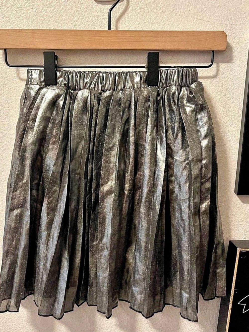 The Children's Place Metallic Pleated Skirt Gray & Black Girls S (5/6)